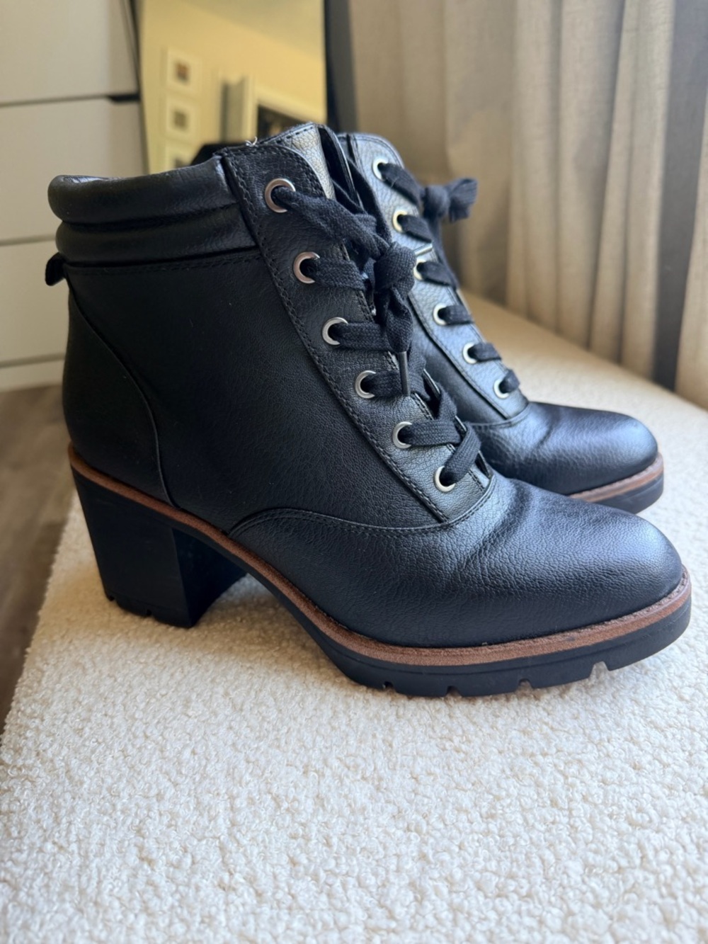 Naturalizer Black Lace-Up Heeled Ankle Boots